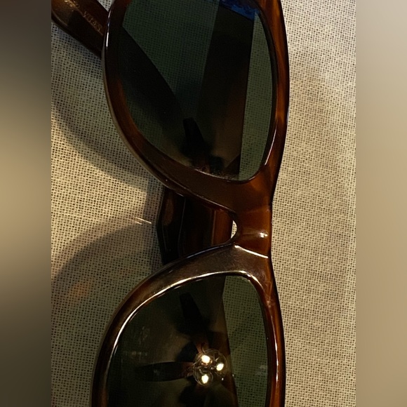 Ray Ban B&L 5022 Wayfarer. The most iconic sunglasses. Tortoise shell frames - Picture 5 of 9